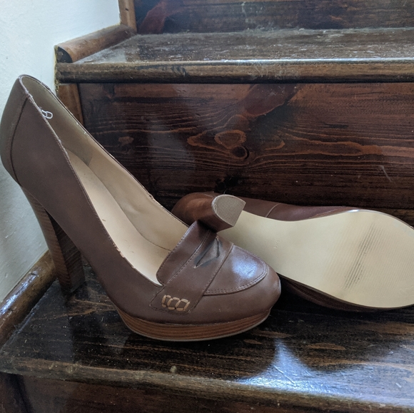 Guess Stacked Loafer Heels Size 10 - Picture 3 of 6